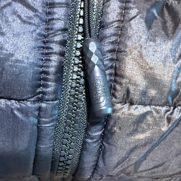 NEW North Face Thermoball ECO Black Puffer Trek Vest Mens Medium 3rd Party Logo - Picture 14 of 14